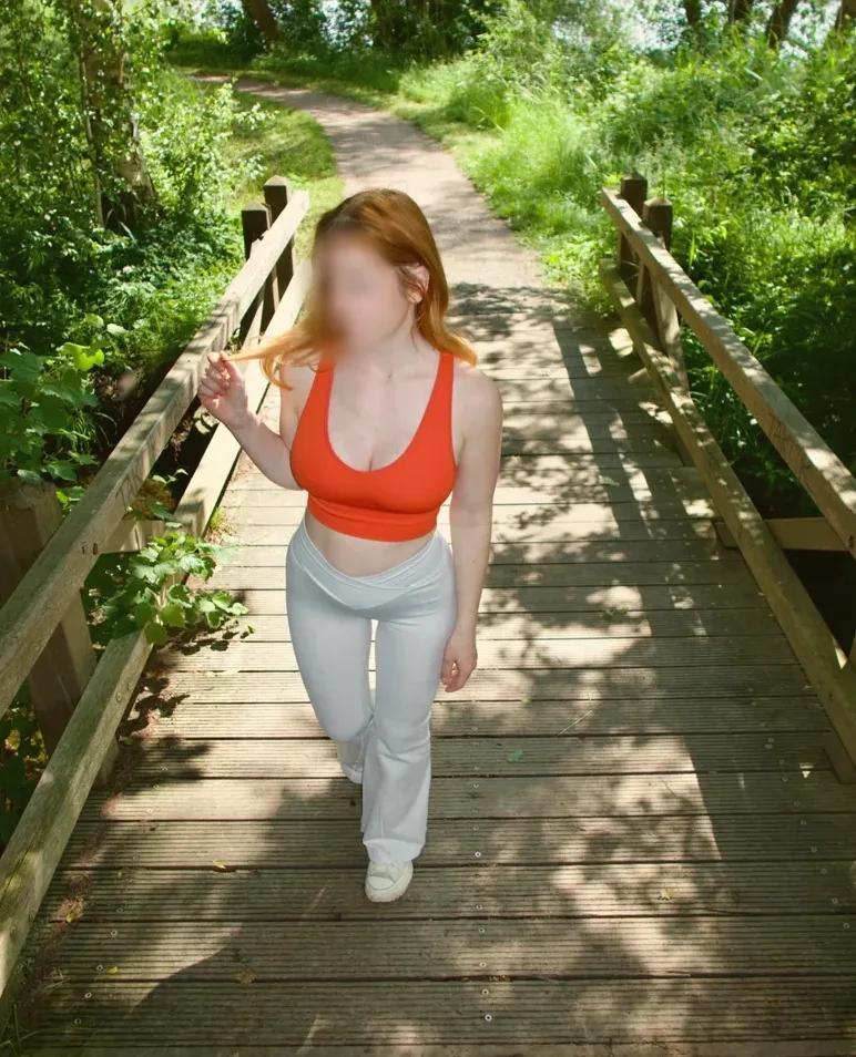 Elena, 29
