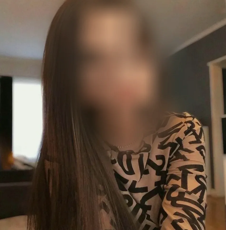 Özlem, 21