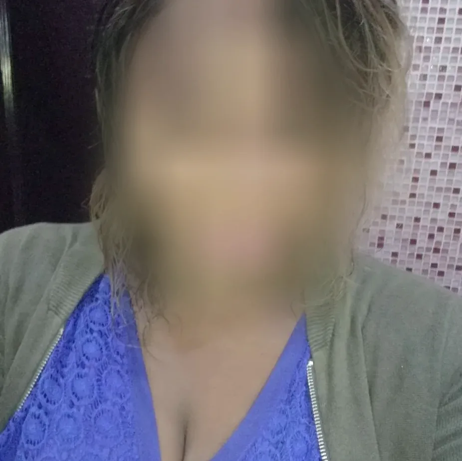 Viktoria, 27